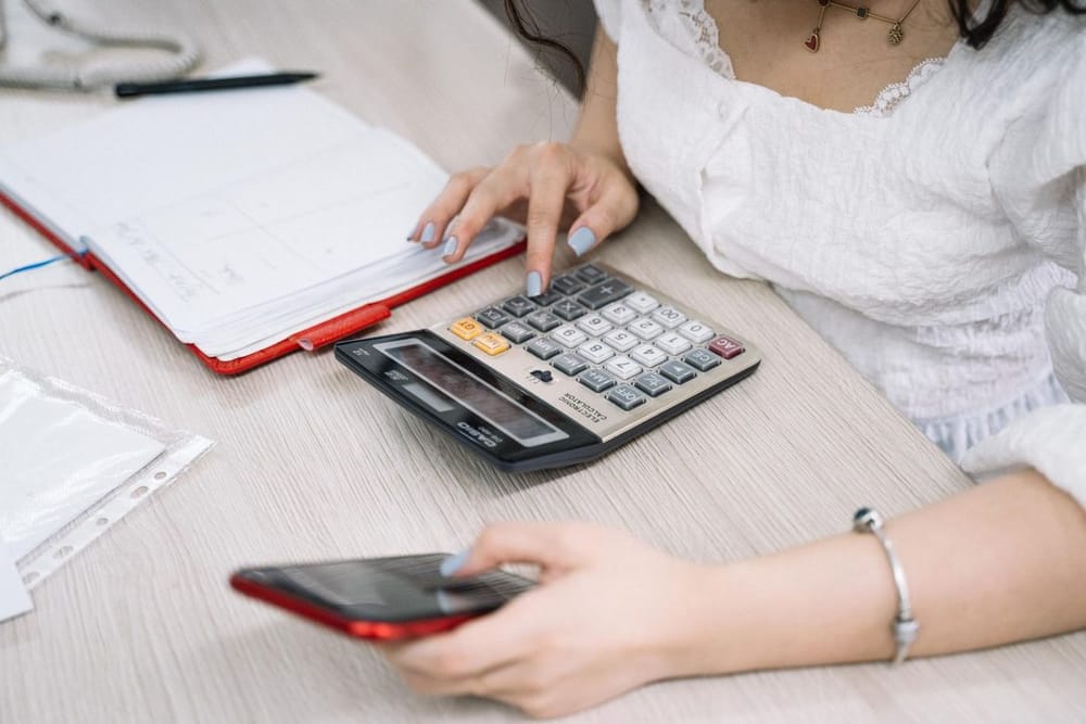 SEP IRA vs. Solo 401(k): Which Retirement Account Actually Saves Self-Employed Women More